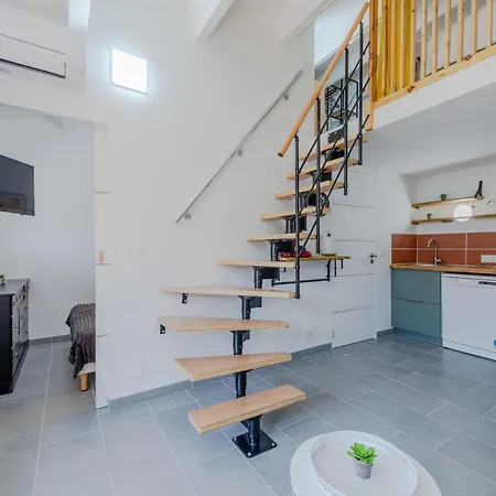 Holiday home Les Capellanes-4 By Interhome