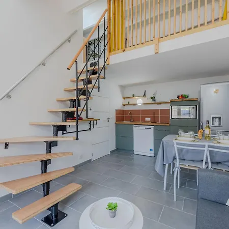 Les Capellanes-4 By Interhome