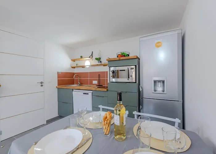 Casa de Férias Les Capellanes-4 By Interhome